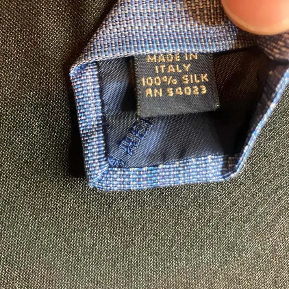 Banana Republic Men's Blue Striped 100% Silk Necktie Made in Italy